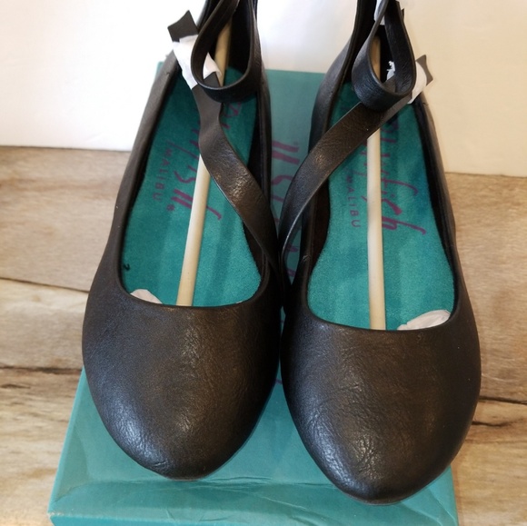 Strappy Black Faux Leather Flats Zipper NIB - Picture 5 of 8